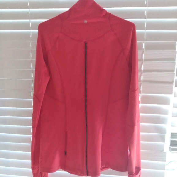 Lululemon Run: Toasty Tech Longsleeve - Picture 11 of 13